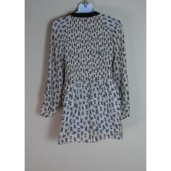 Sunny Leigh Womenβs Smocked Tunic Top Size XL Black Chair Print LS Semi Sheer - Picture 9 of 16